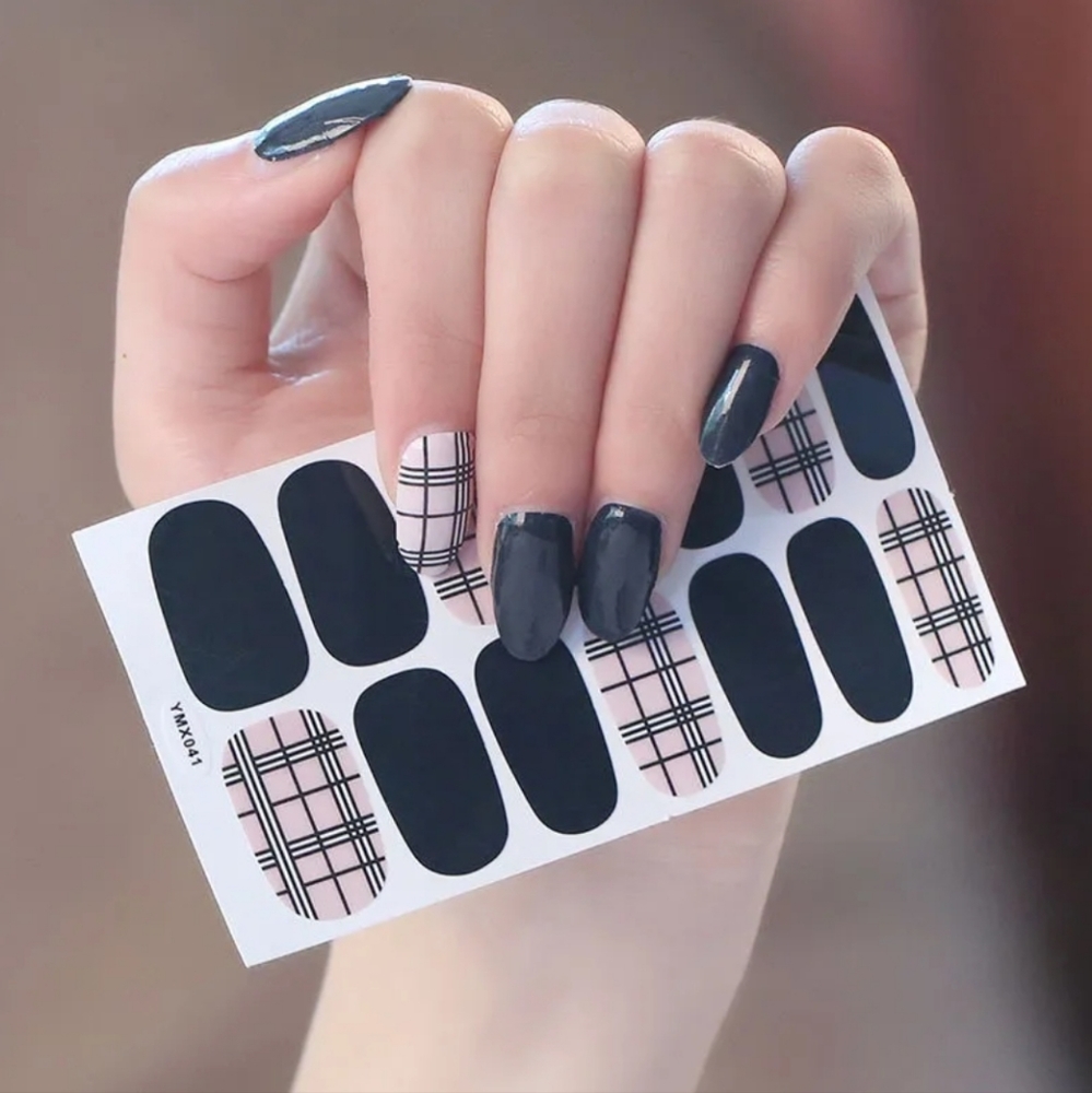⭐4/$15 Solid and Light Pink Plaid Nail Wraps